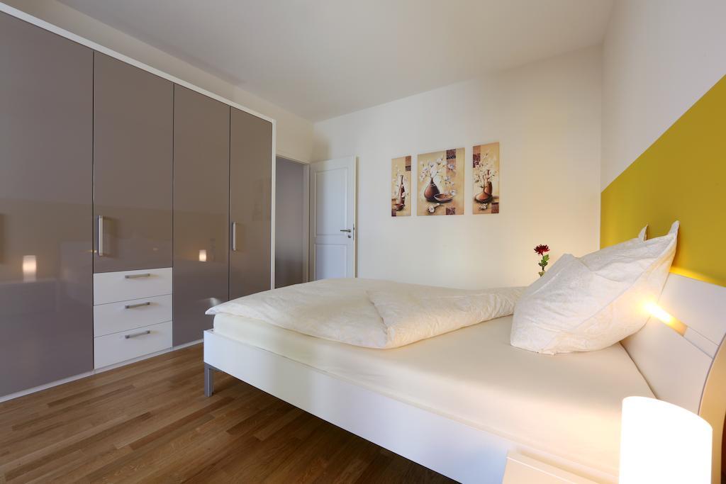 Aparthotel Business *